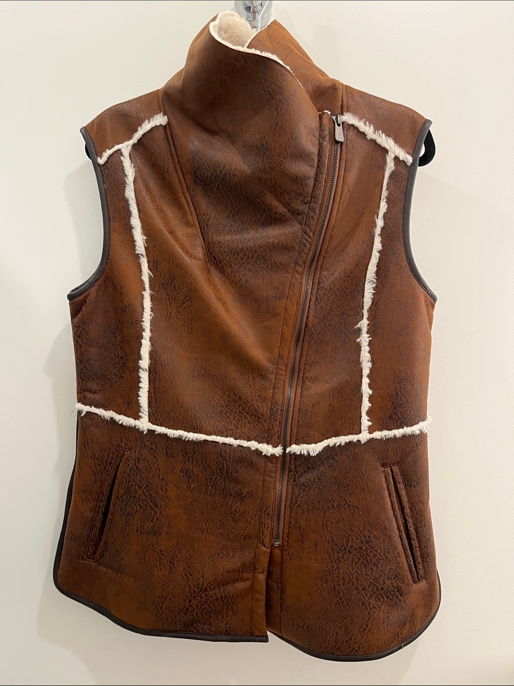 Sleeveless Faux Shearling Vest in Brown/Cream- size Medium - Picture 7 of 11